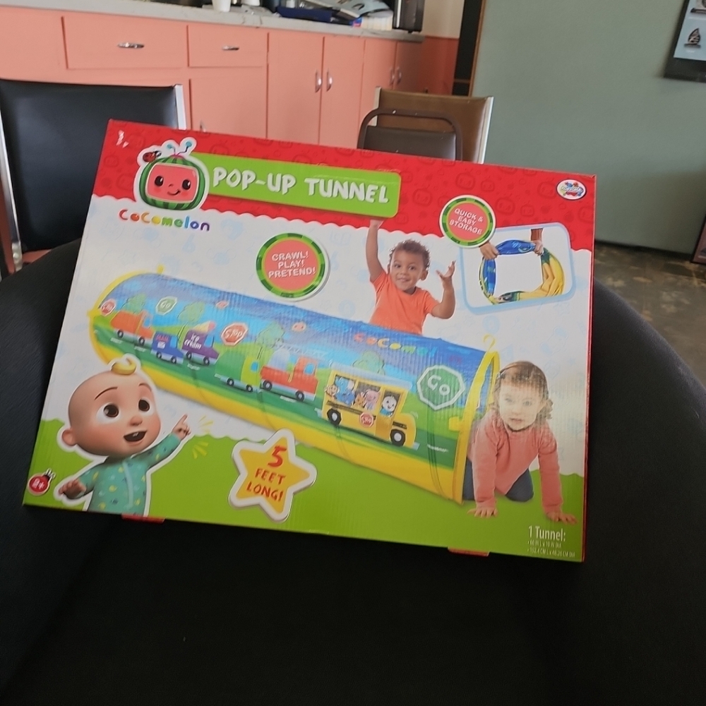 NIB Cocomelon Pop-Up Tunnel 5 Feet Long Ages 2+ Poptopia Folds Up For Storage